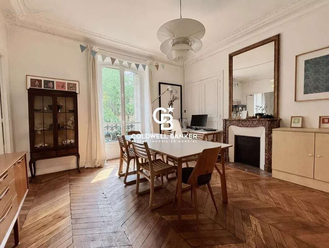 Appartement à PARIS-9E
