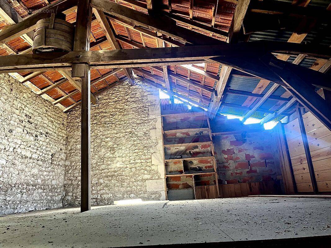 Parking à SAINT-PALAIS-SUR-MER