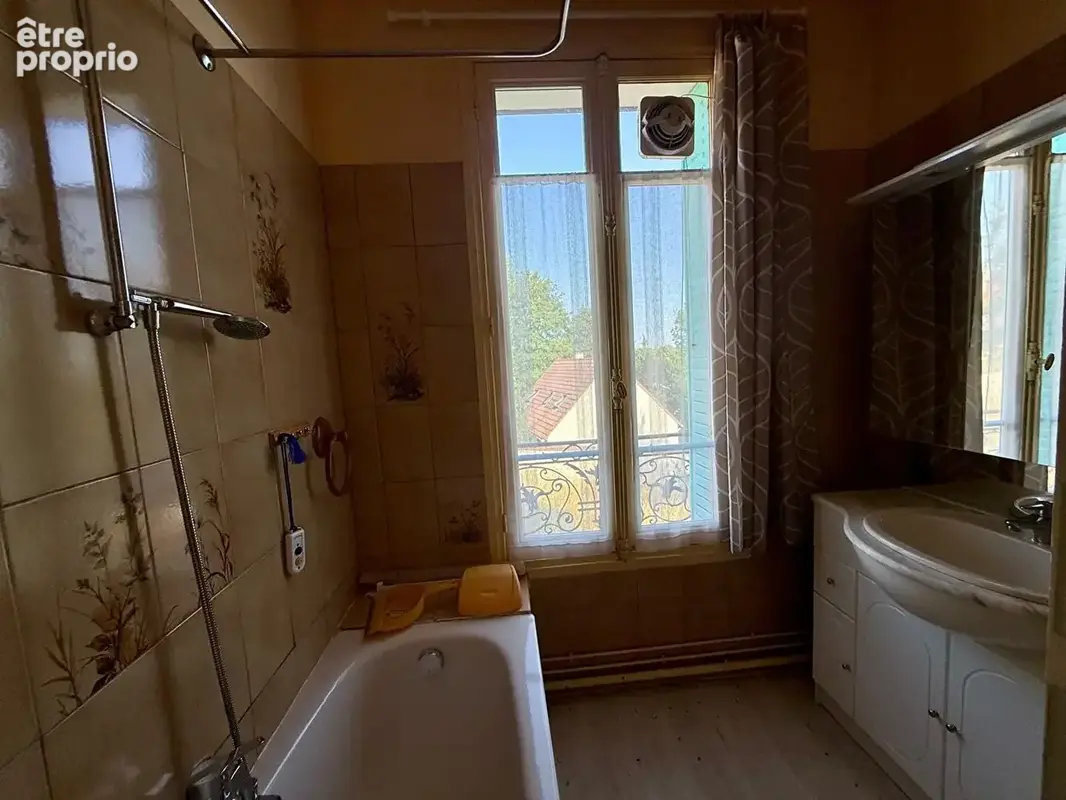 Maison meulière de caractère au cur de Coupvray - photo 9