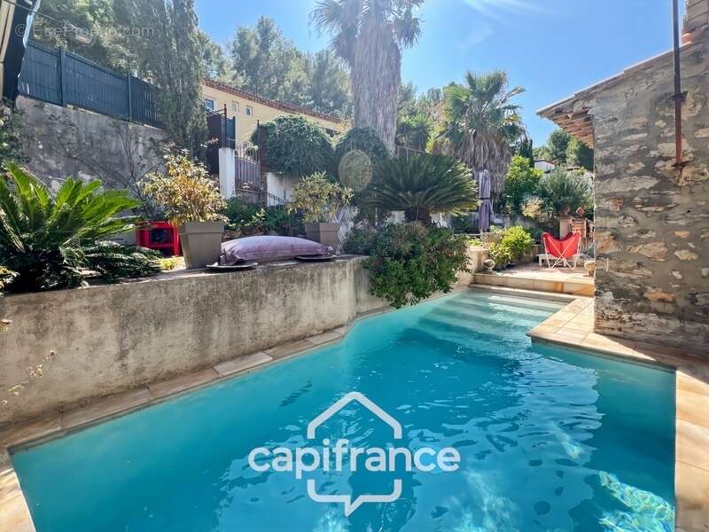 Maison à vendre 6 pièces HYERES (83) - Charme de l'ancien - 4 chambres - 200m2 habitables - Piscine - possibilité 2 appartements - photo 63