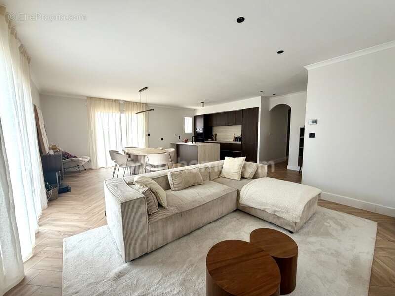 Villa de plain-pied entierement renovee – piscine – garage – aigues-mortes - photo 9