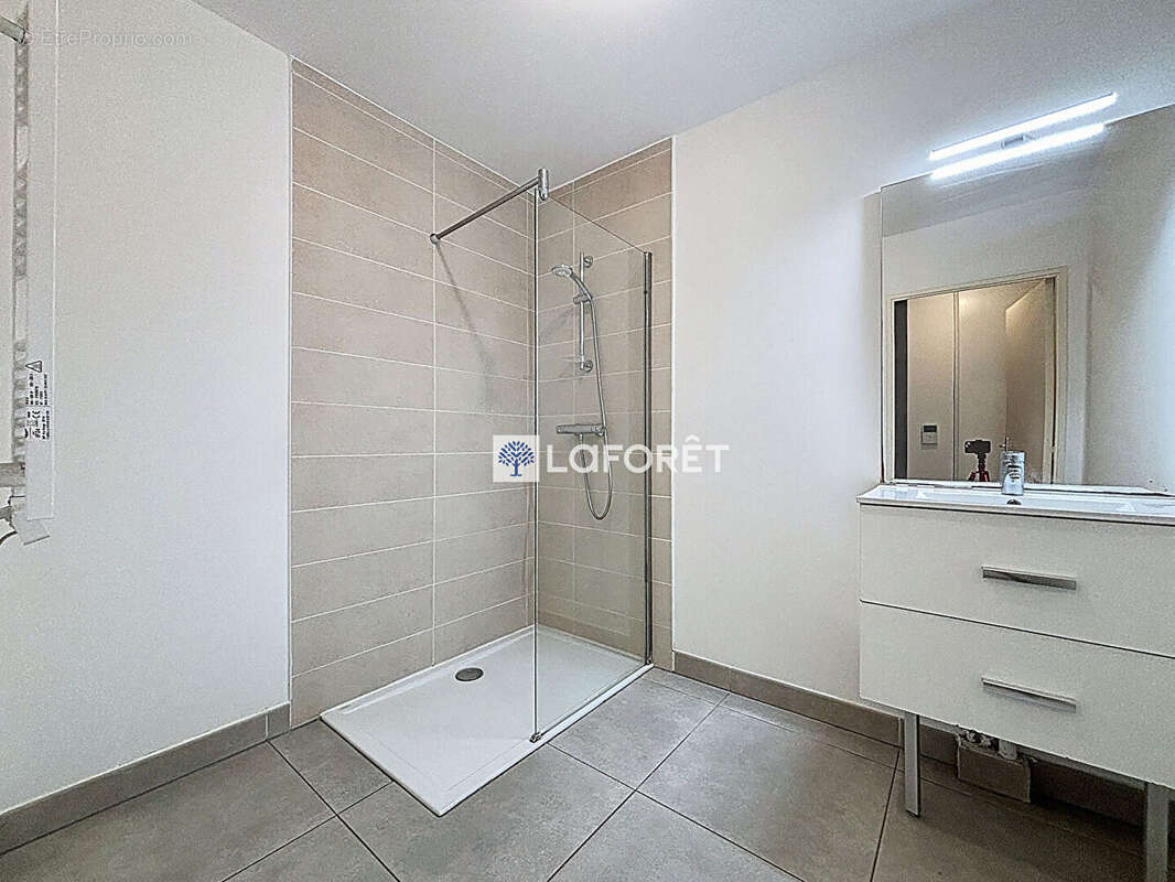 2p 40.03m² - menton - terrasse et parking - photo 3