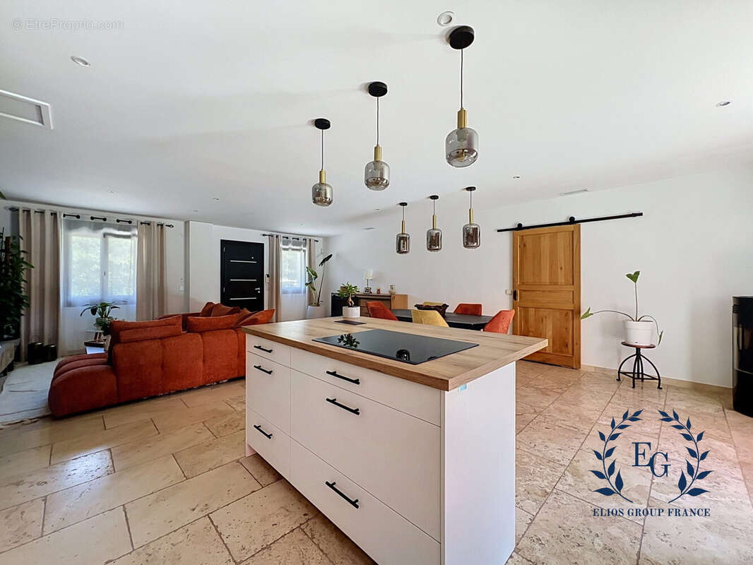 Maison 122 m² à Rocbaron  - photo 5