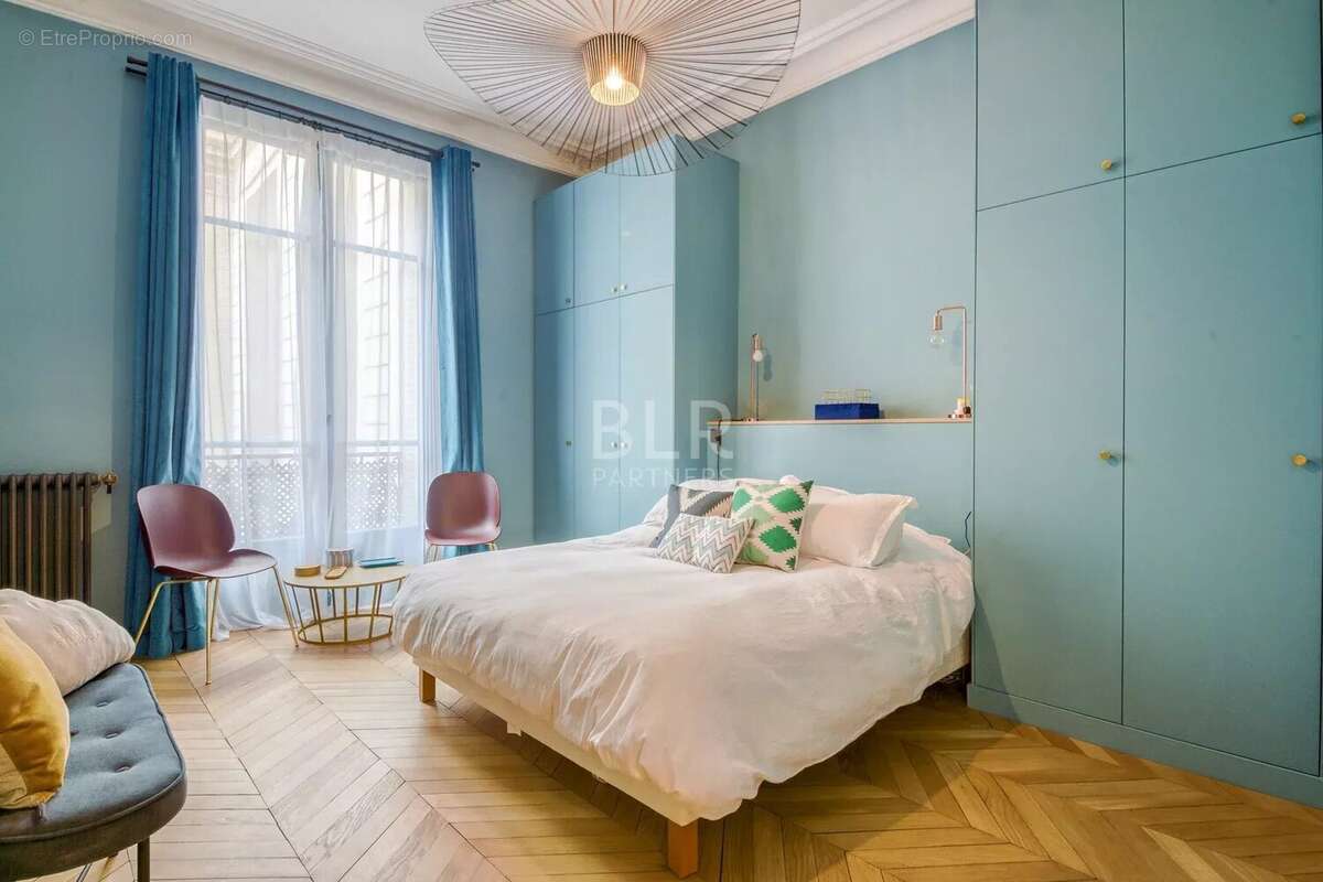 Appartement à NEUILLY-SUR-SEINE
