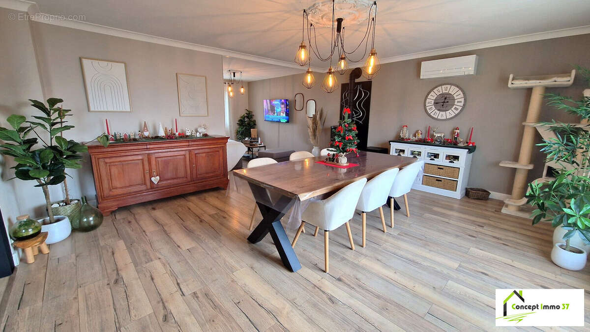 Maison à LA VILLE-AUX-DAMES