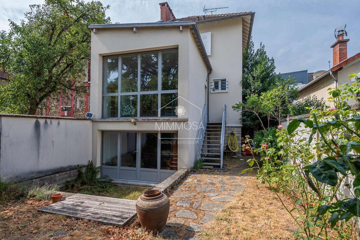 Maison 120 m² à Les Pavillons-Sous-Bois  - photo 2