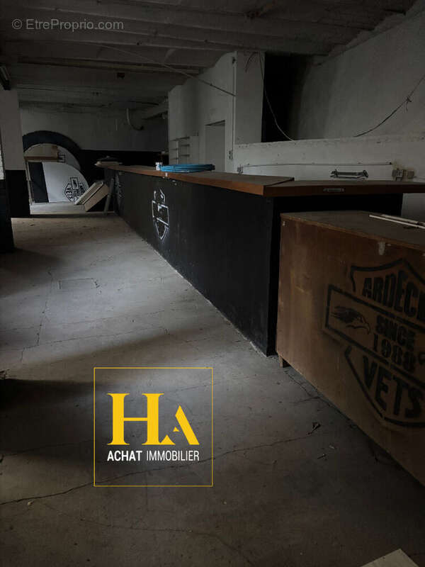 Commerce à SAINT-BARTHELEMY-DE-VALS