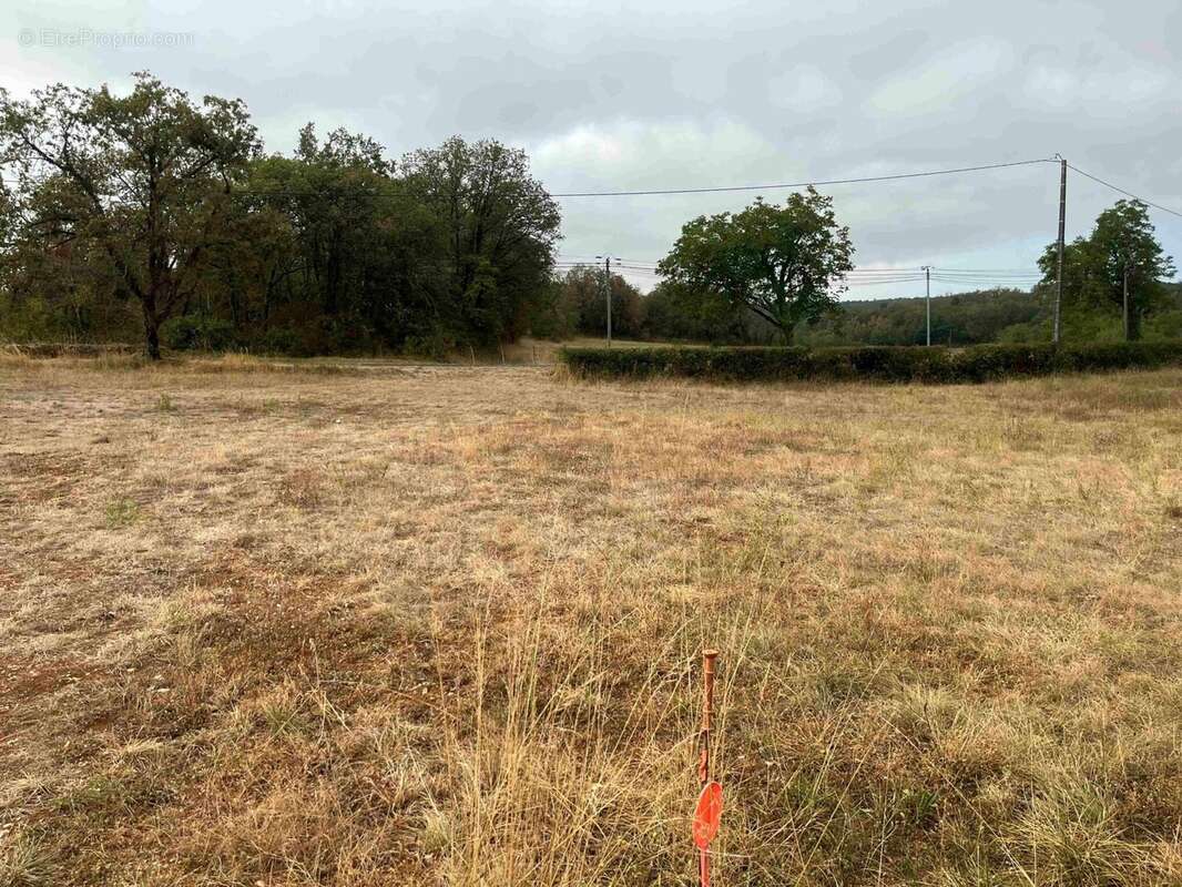 Terrain à CAHORS