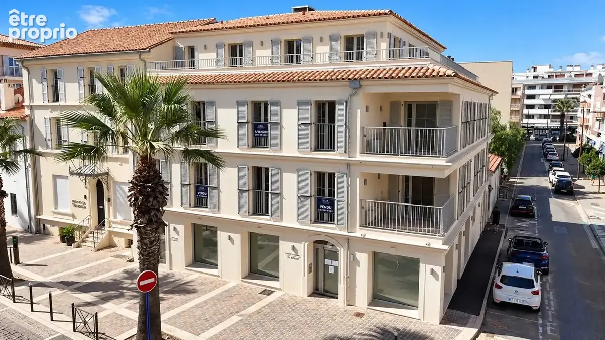 Rare à la vente – sainte-maxime centre – toit-terrasse 98 m² + terrasse privative de 98 m² - photo 11