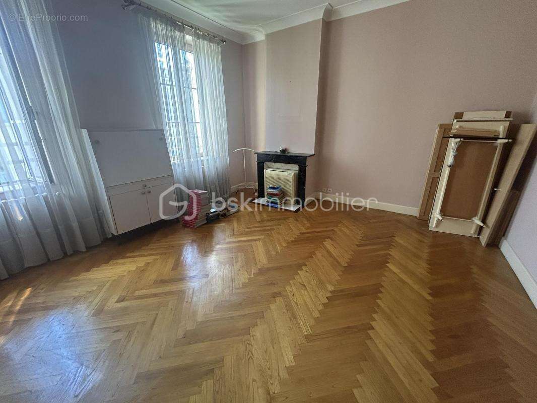 Maison centre-ville - garage–extérieur–5 à 6 chambres - photo 2