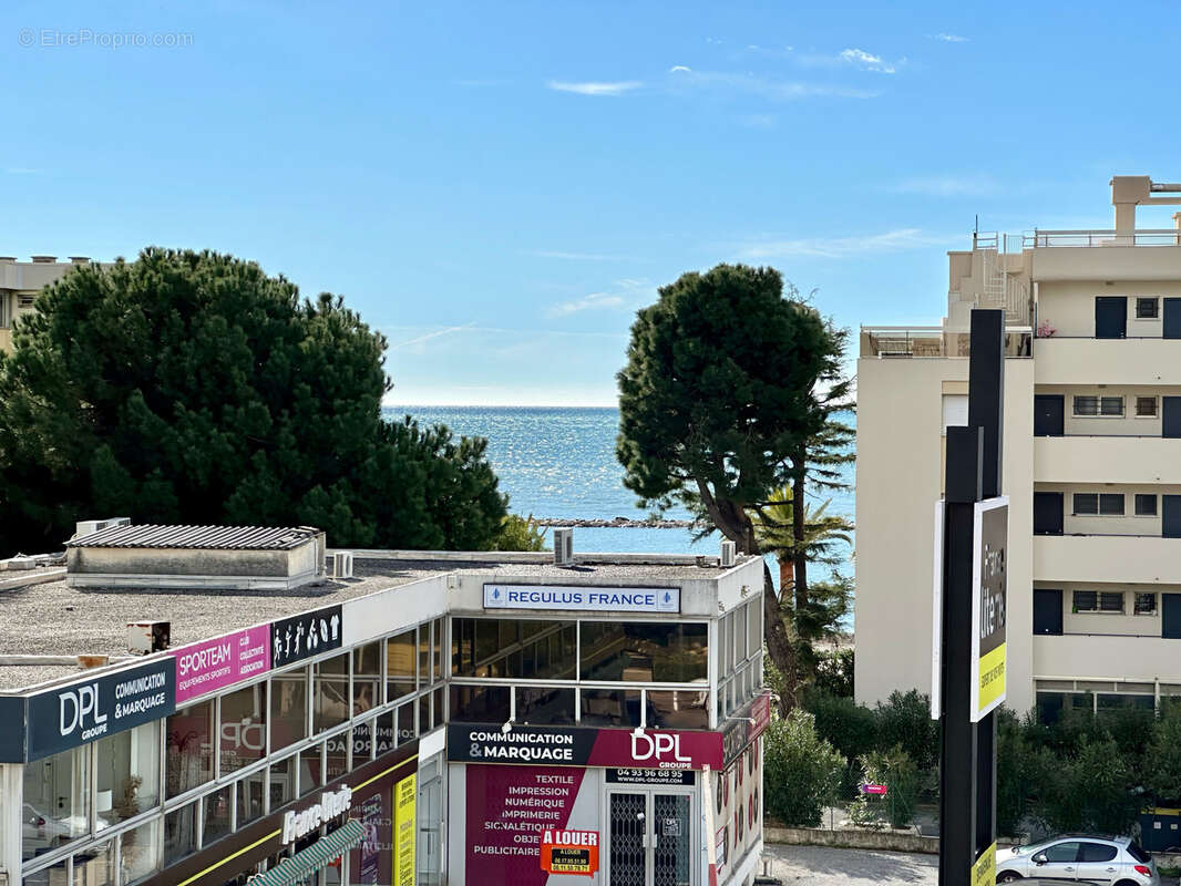 Appartement à SAINT-LAURENT-DU-VAR