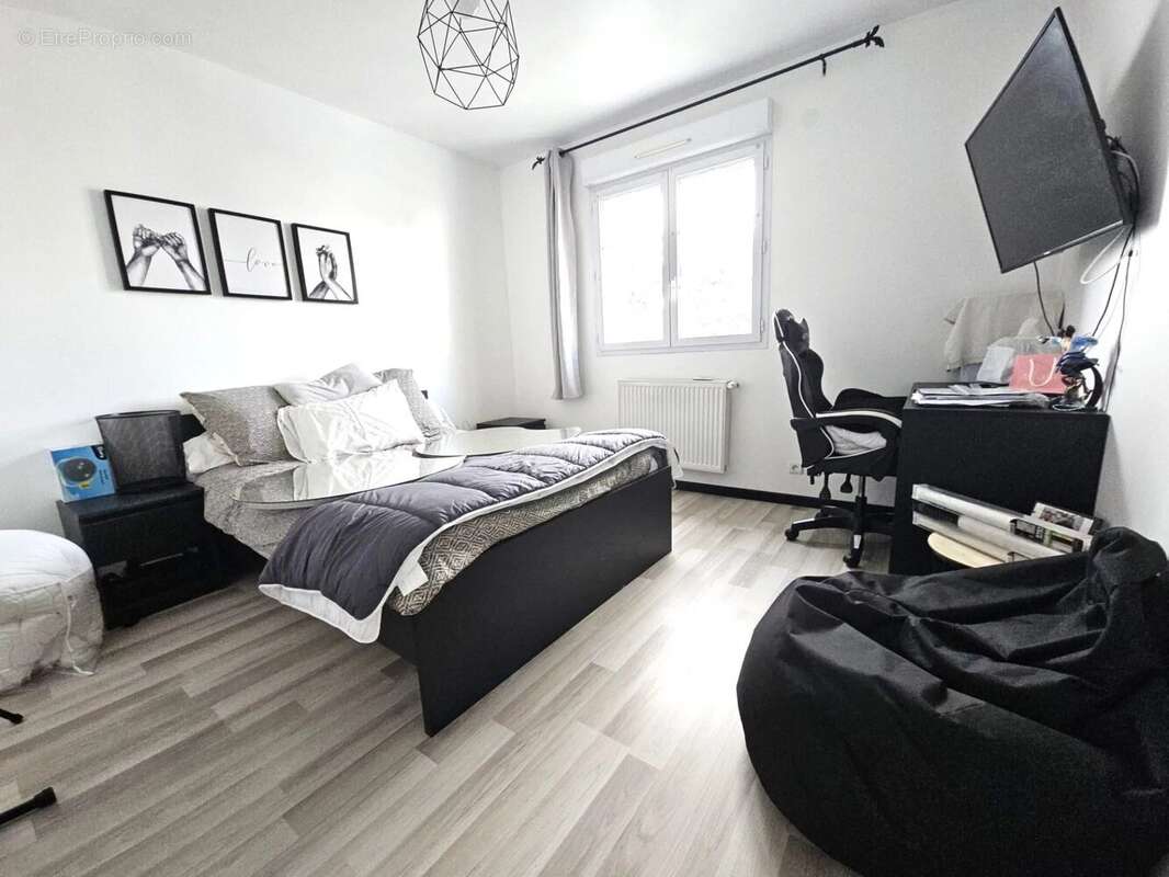 Maison à CHENNEVIERES-SUR-MARNE