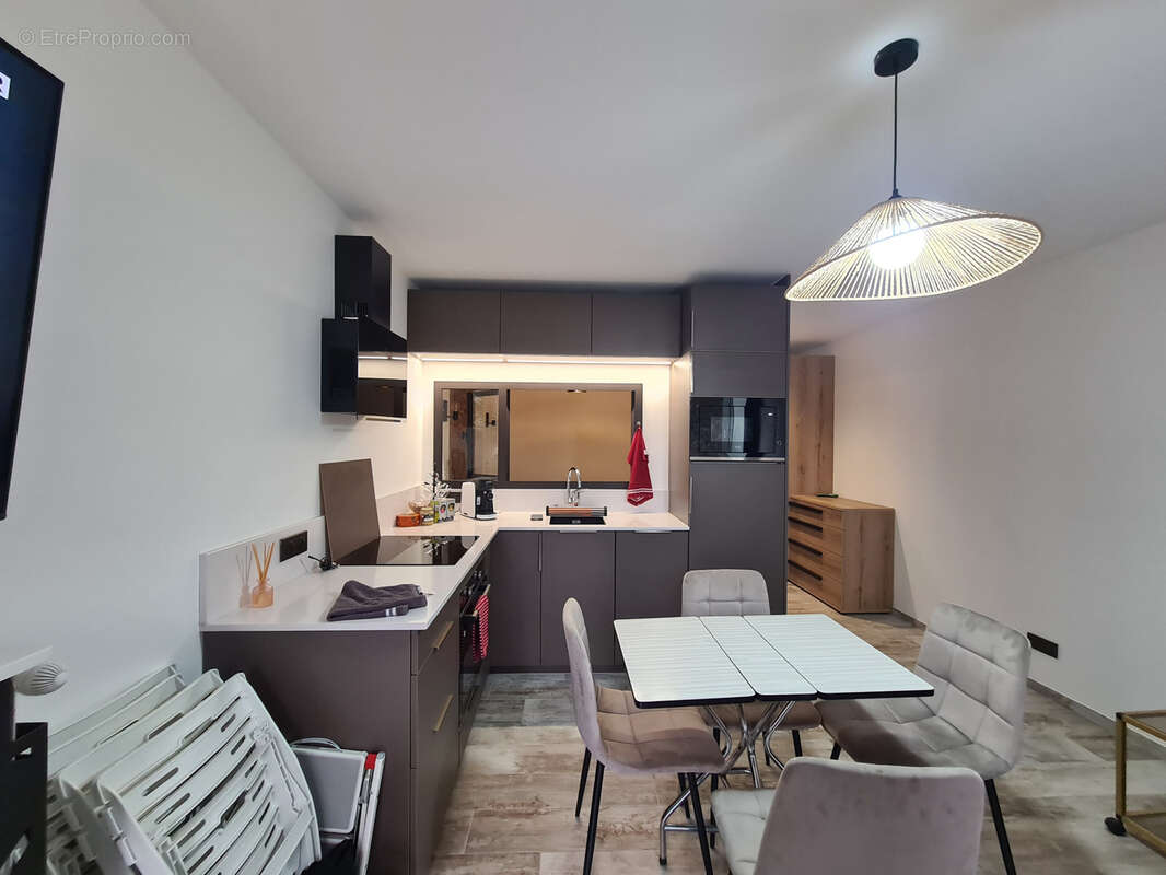 Appartement à GREOLIERES