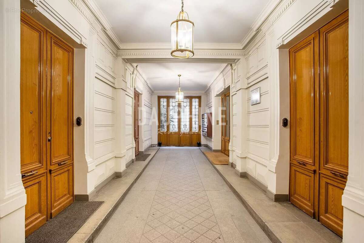 Appartement à PARIS-7E