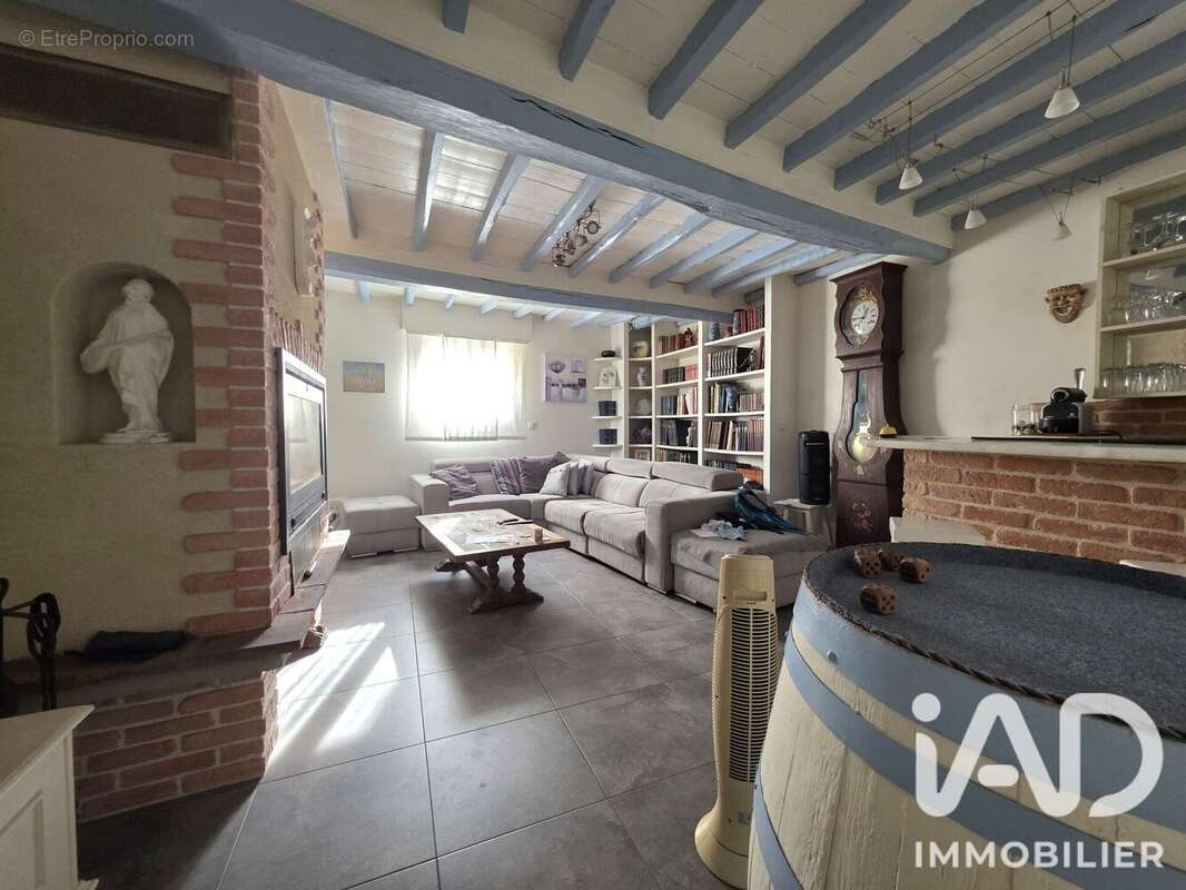 Maison 250 m² à Gaillac  - photo 4
