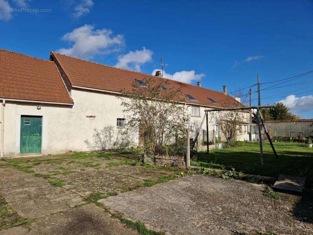 Maison à ECROSNES
