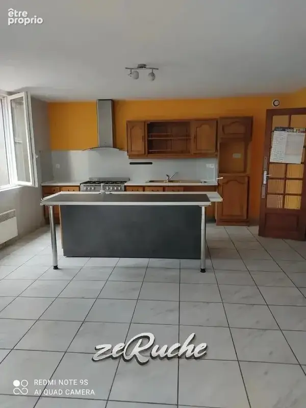 À vendre – anciens murs commerciaux avec fort potentiel - photo 3