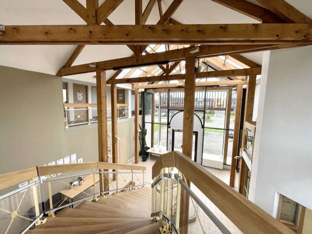 Commerce à MONT-SAINT-AIGNAN