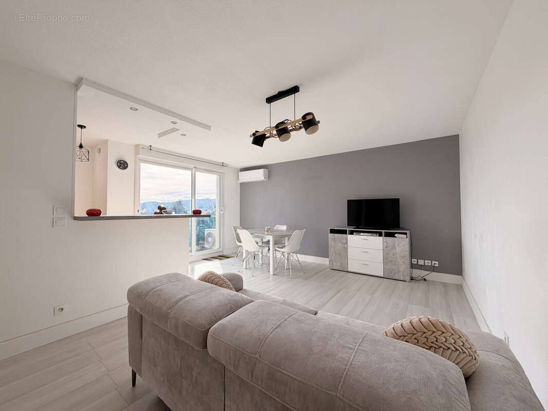 Appartement à LA VERPILLIERE