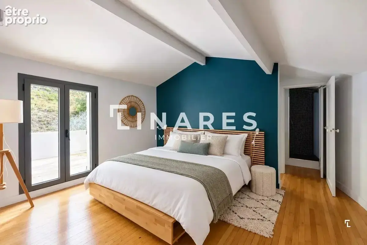 LA SUBLIME - Villa T6 de 232m² dont une dépendance aménagée de 50m² - Piscine - Terrain de 6700m² - 13400 AUBAGNE - photo 11