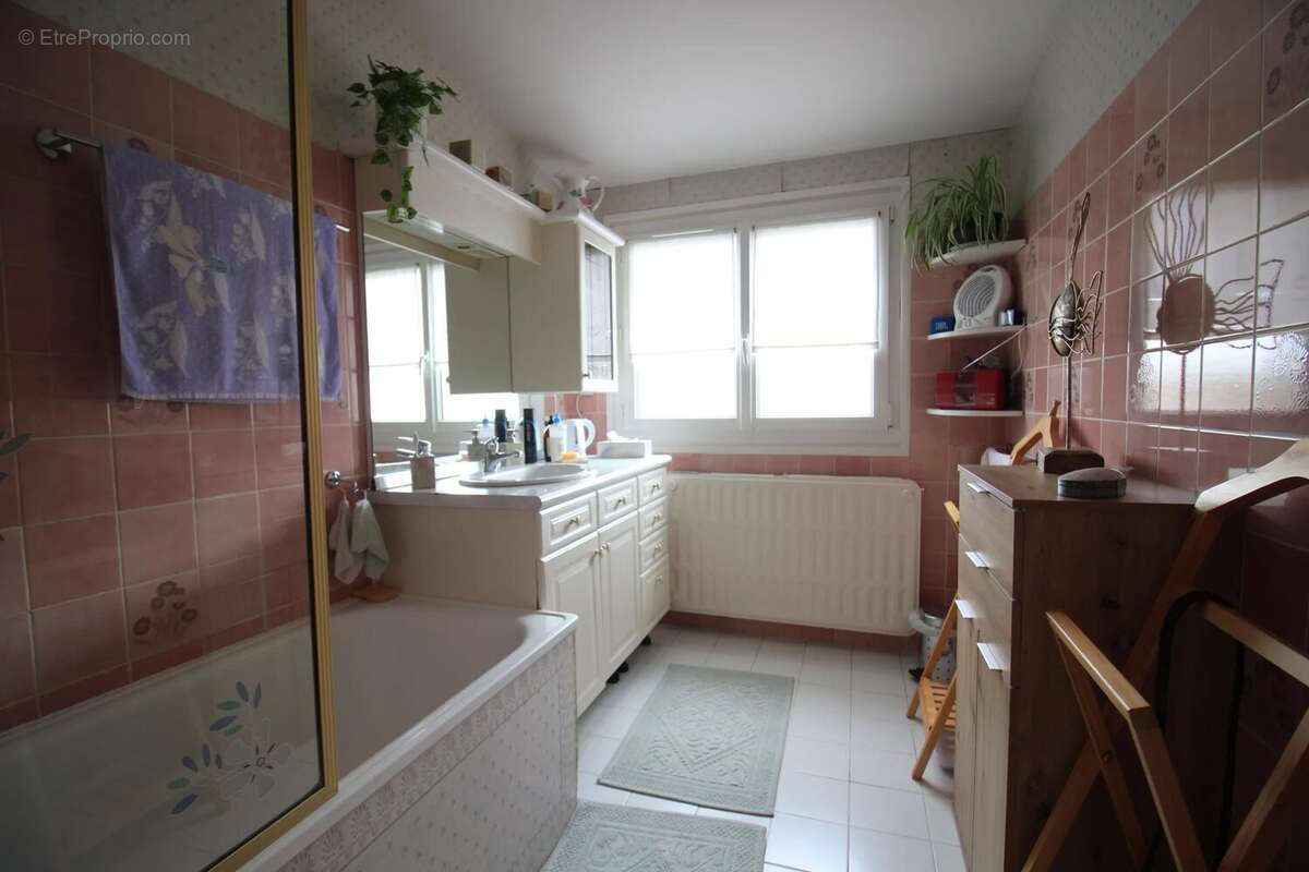 Maison à CIRES-LES-MELLO