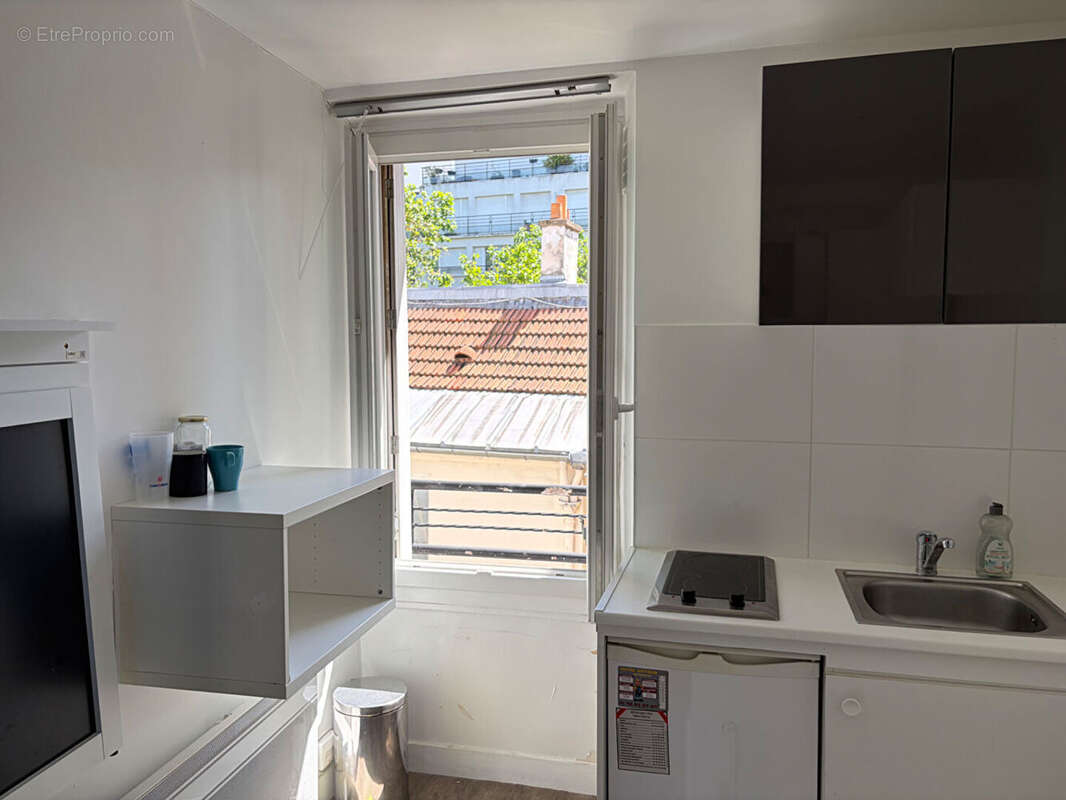Appartement - Paris 75011 - Studio T1 , 11 m2 - photo 3