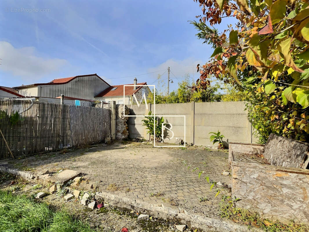 Appartement à CORBEIL-ESSONNES