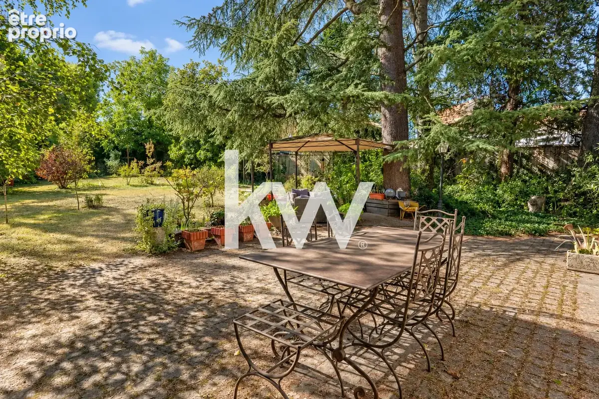 Maison 8 pièces 252 m² à vendre à Andrezieux-Boutheon (42160) - photo 3