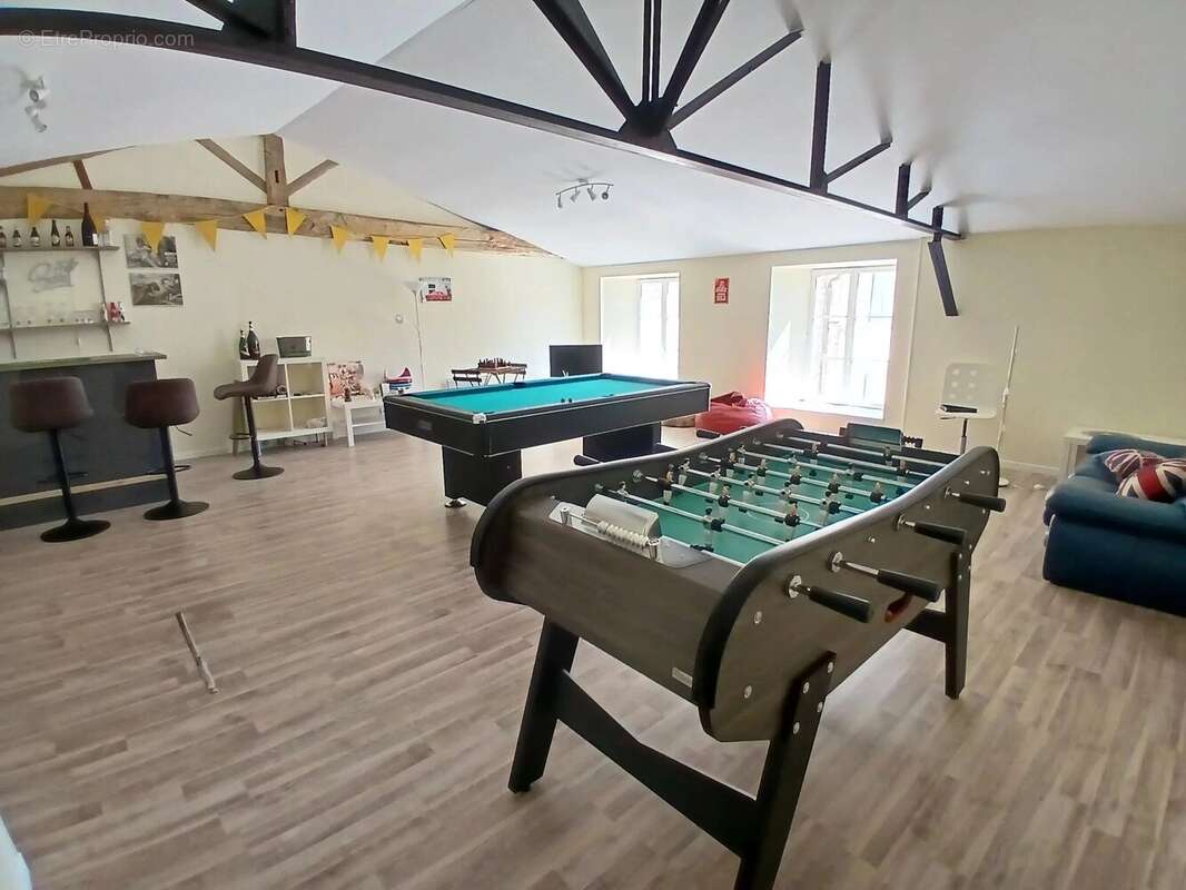 Maison à SAINT-JEAN-D'ANGELY