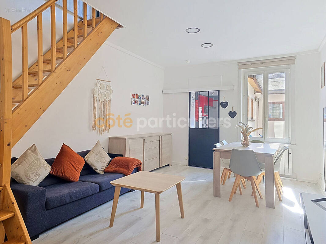 Maison à LA CHAPELLE-D'ARMENTIERES