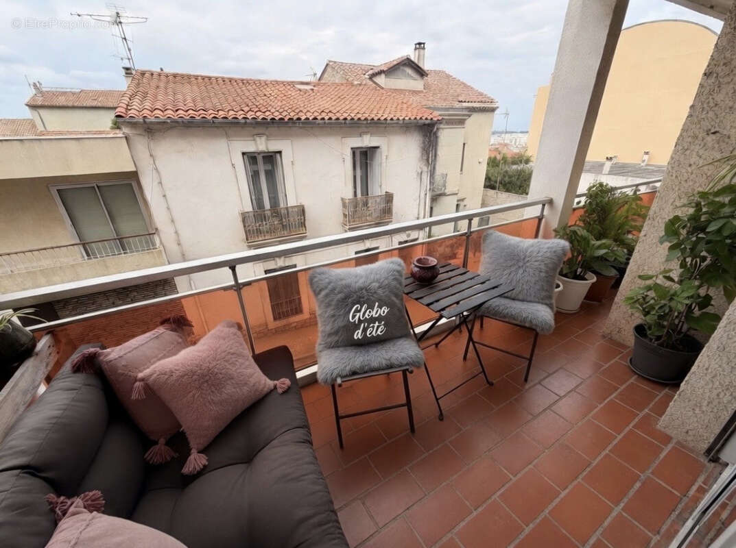 Appartement Proche centre ville Terrasse Ascenseur Sete 4 pièce(s) 71 m2 - photo 3