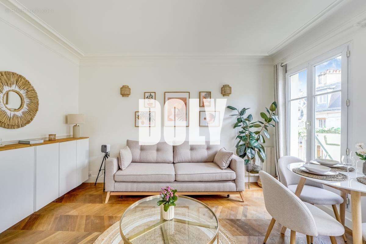 Appartement à PARIS-18E