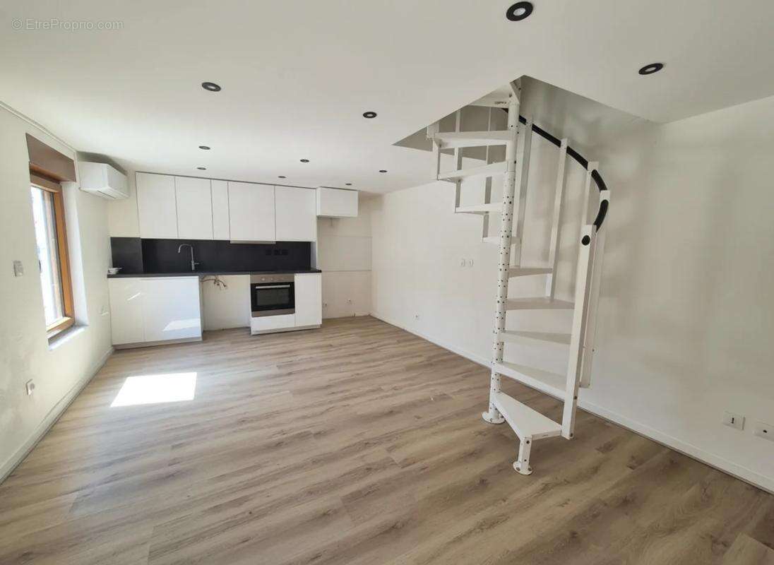 Maison de  ville 4 pièces de 67 m² à Annemasse sans jardin - photo 2