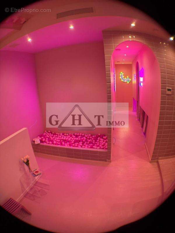 Commerce à PARIS-10E