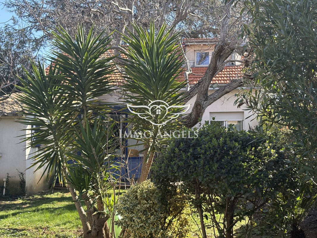 Maison à MAUGUIO