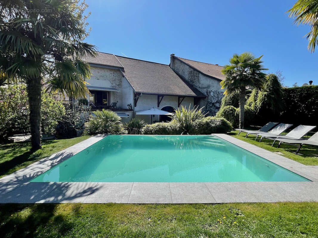 Maison à DIVONNE-LES-BAINS