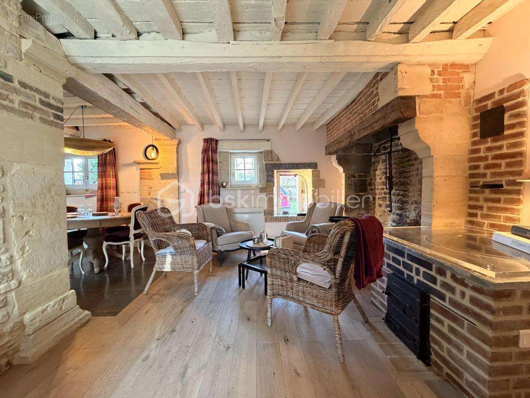 Maison à SAINT-PIERRE-SUR-DIVES