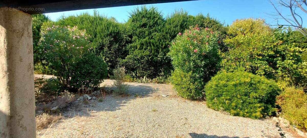 Villa 4 pieces dependances a renover valescure frejus - photo 4