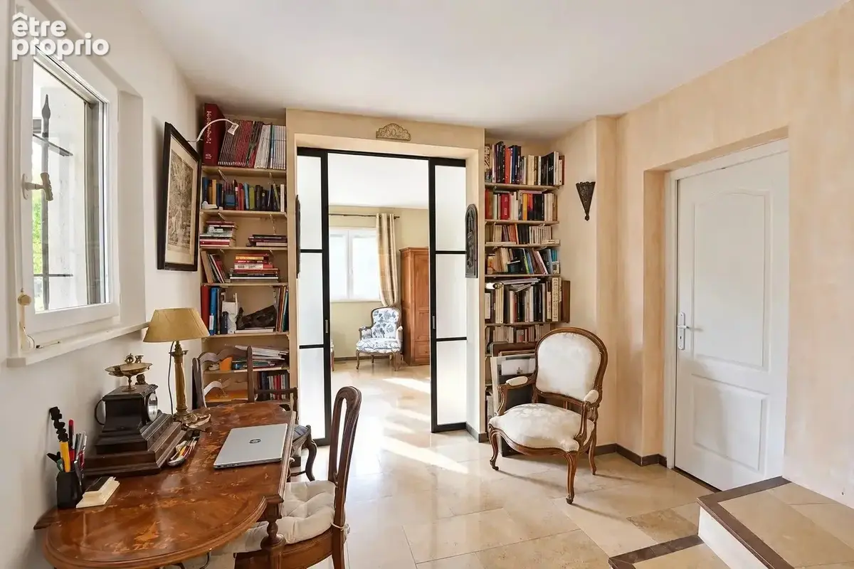 Tourrettes – Villa 220 m² avec piscine, studio indépendant et terrain de 5 840 m² - photo 16