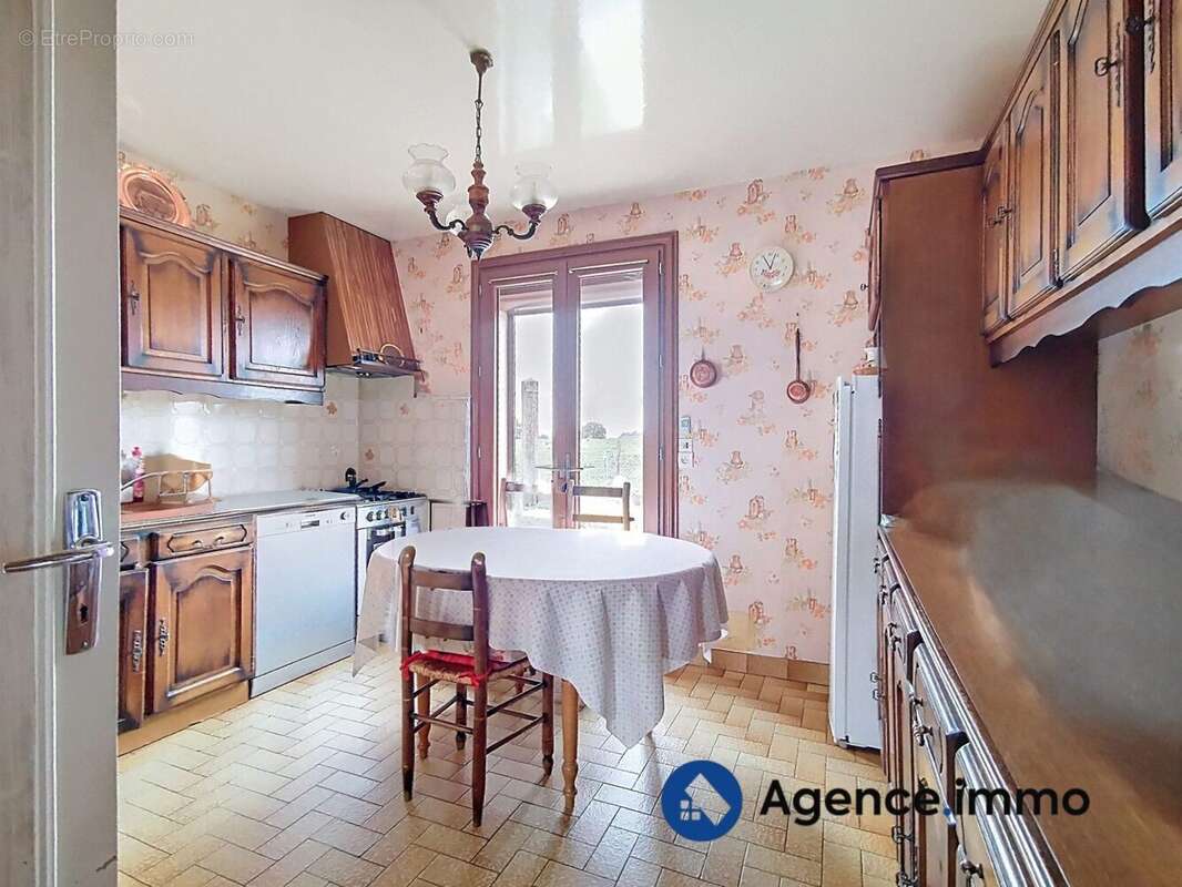 Cuisine - Maison à DISSAY-SOUS-COURCILLON