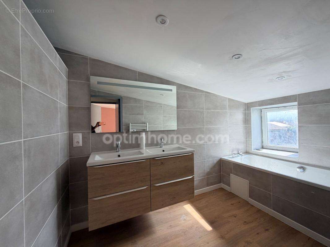 Immeuble de rapport clé en main en plein centre de marans  17230 - photo 9