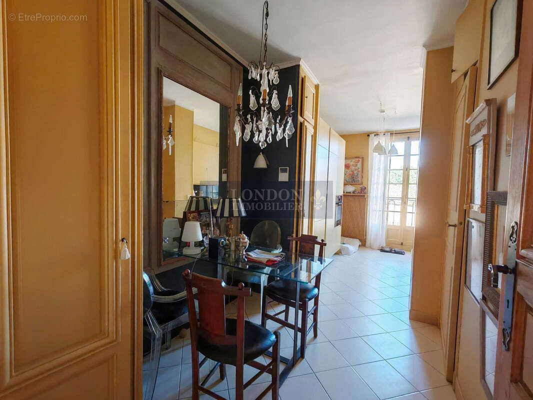 Appartement à VERSAILLES