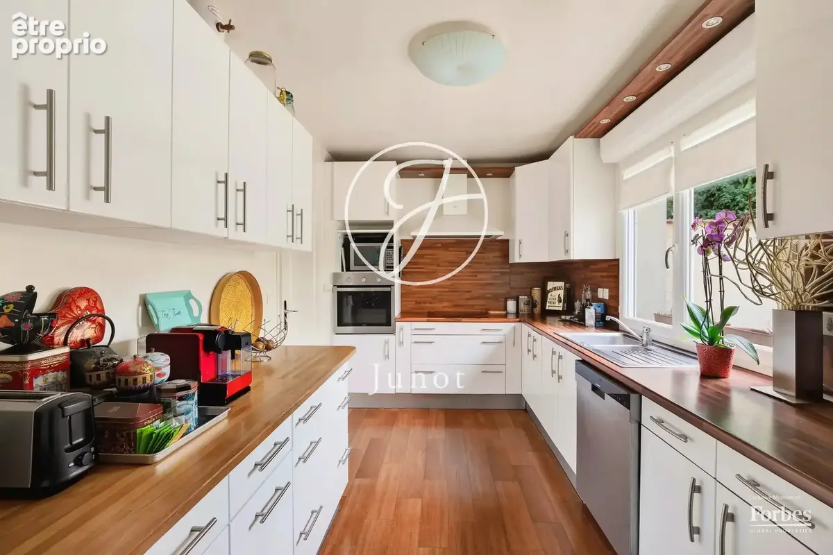 Chatou - GARE - Maison - 4 chambres - 207m² - Terrain 240m². - photo 6