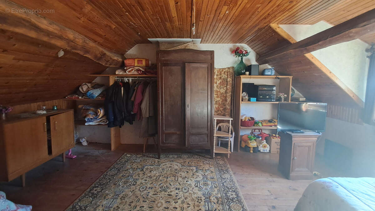 Ancien corps de ferme avec grand terrain - photo 7