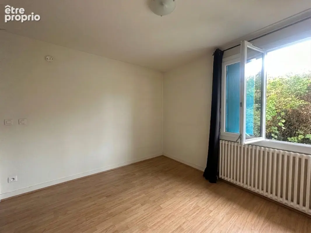 Maison Mantes La Ville - Fort potentiel - 3 chambres - 145 m² habitables -341 m² de terrain - photo 7