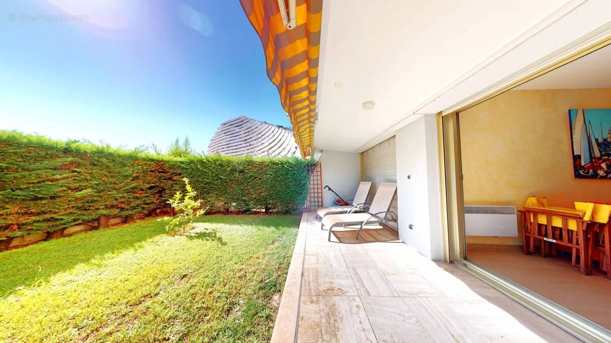 Appartement à VILLENEUVE-LOUBET