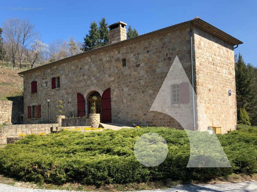 Maison à SAINT-APOLLINAIRE-DE-RIAS