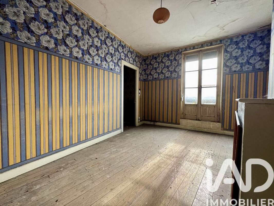 Maison 300 m² à Grandpre  - photo 9
