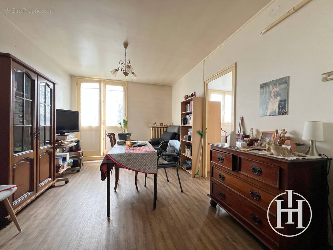 Appartement à SAINT-AMAND-MONTROND