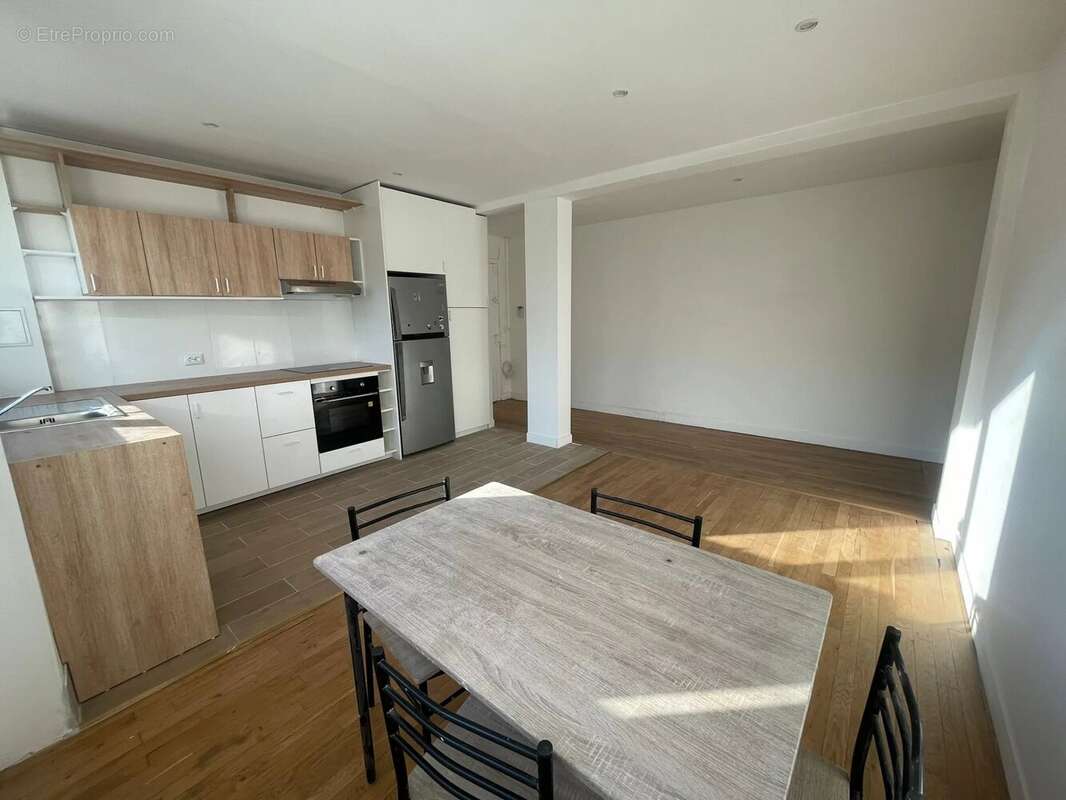 Appartement à NEUILLY-SUR-SEINE